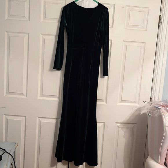 Formal Green Velvet Dress - Picture 2 of 7